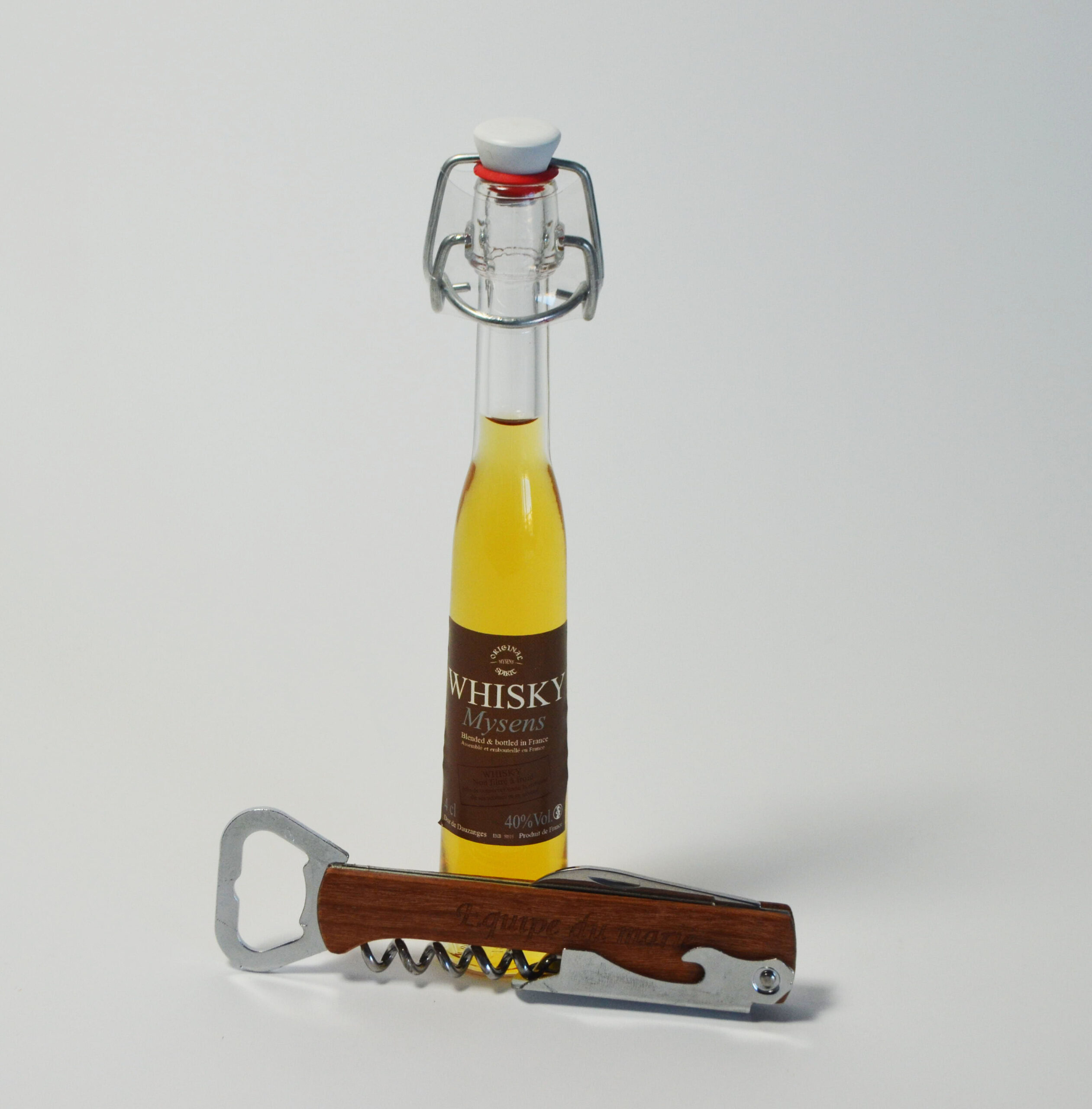 Mignonette de whisky et couteau suisse